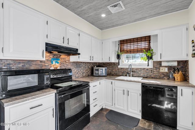 91 S Ronald Avenue S, Bayville, NJ 08721