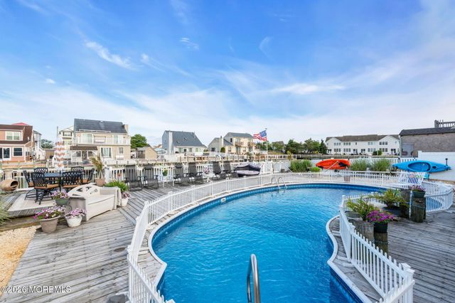 91 S Ronald Avenue S, Bayville, NJ 08721