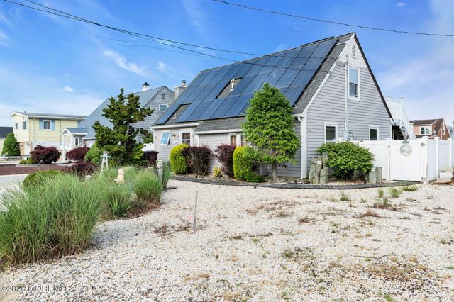 91 S Ronald Avenue S, Bayville, NJ 08721