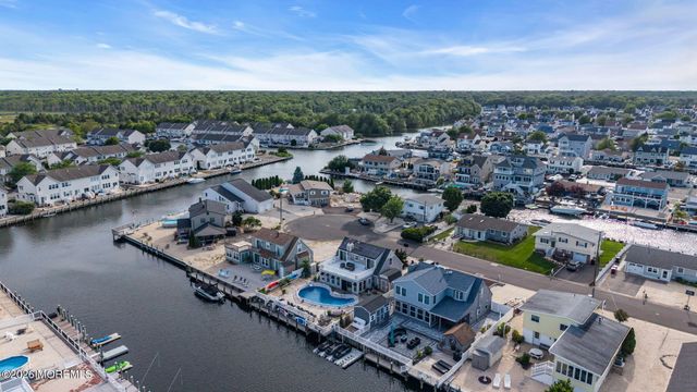 91 S Ronald Avenue S, Bayville, NJ 08721