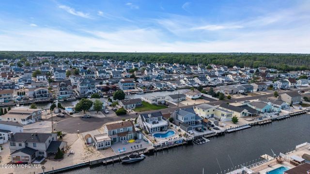 91 S Ronald Avenue S, Bayville, NJ 08721