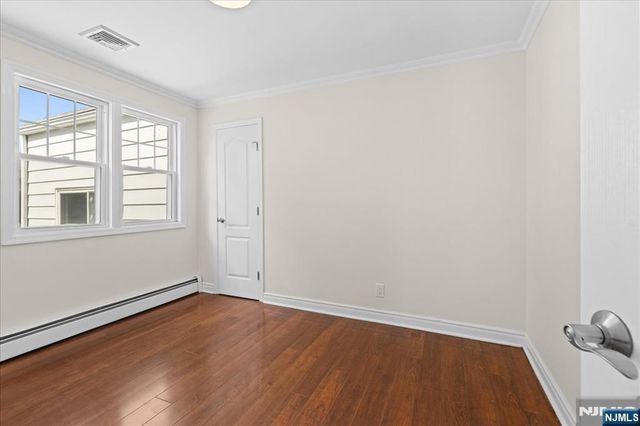 29 Graham Terrace, Saddle Brook, NJ 07663