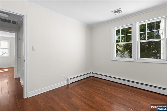 29 Graham Terrace, Saddle Brook, NJ 07663
