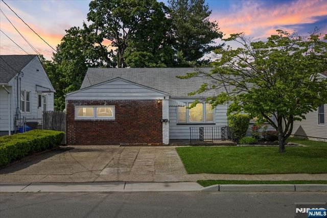 29 Graham Terrace, Saddle Brook, NJ 07663