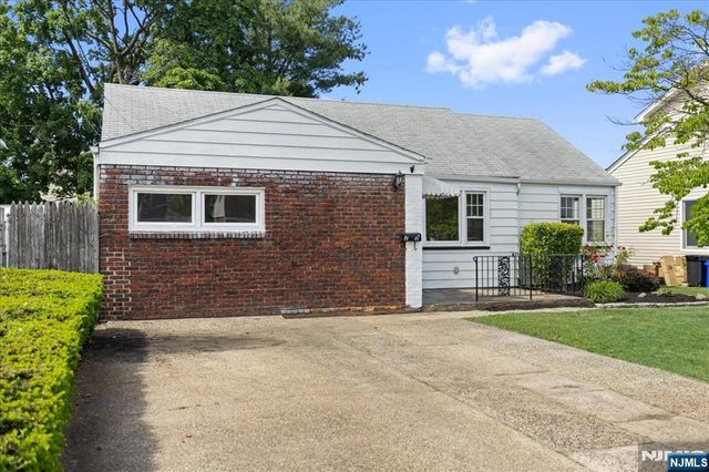29 Graham Terrace, Saddle Brook, NJ 07663