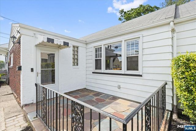 29 Graham Terrace, Saddle Brook, NJ 07663