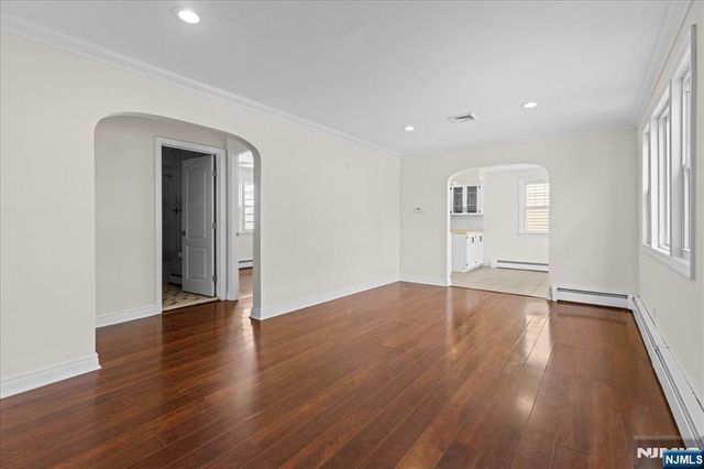 29 Graham Terrace, Saddle Brook, NJ 07663