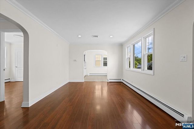 29 Graham Terrace, Saddle Brook, NJ 07663