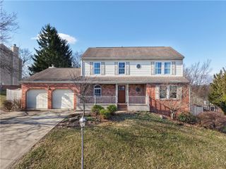 209 Farmcrest Dr, North Fayette, PA 15071
