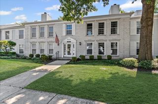 1162 Spring Garden Circle 64, Naperville, IL 60563