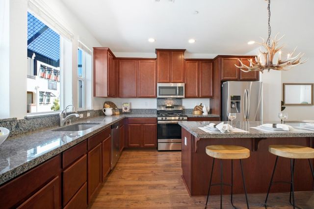61 Montecito Vista Drive 6, San Jose, CA 95111