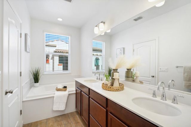 61 Montecito Vista Drive 6, San Jose, CA 95111