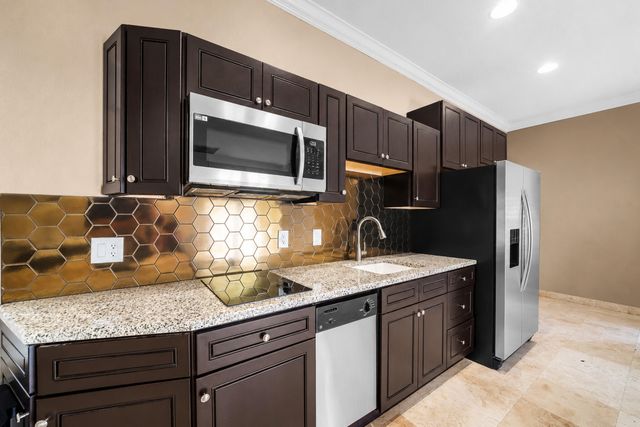 6911 NW 84th Avenue, Parkland, FL 33067