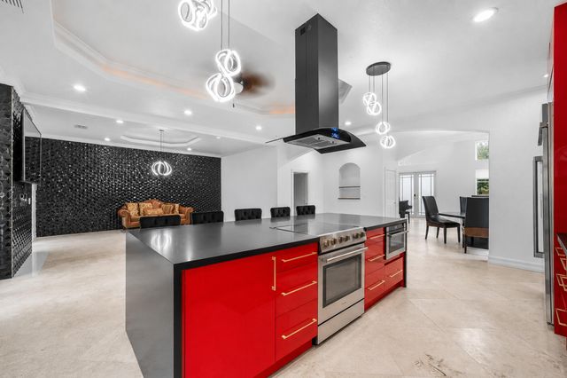 6911 NW 84th Avenue, Parkland, FL 33067