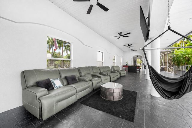 6911 NW 84th Avenue, Parkland, FL 33067