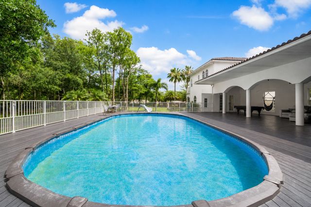 6911 NW 84th Avenue, Parkland, FL 33067