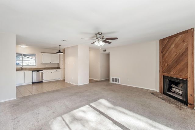 6 Red Deer Lane, Spring, TX 77380