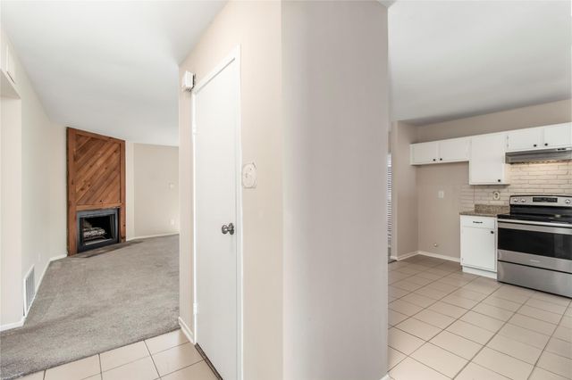 6 Red Deer Lane, Spring, TX 77380