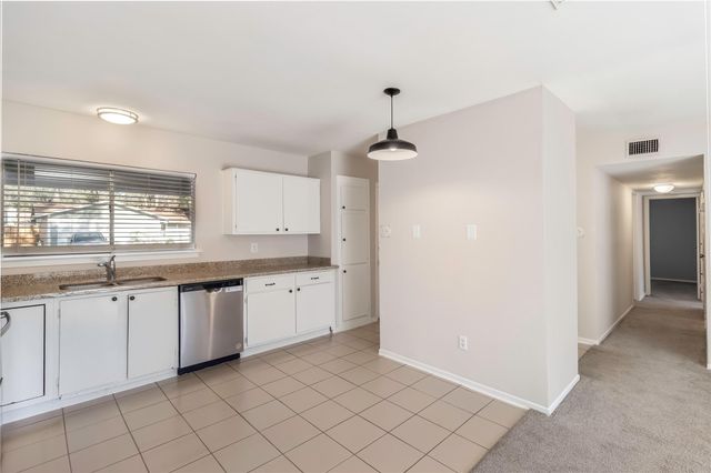 6 Red Deer Lane, Spring, TX 77380