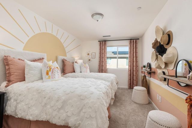 6536 E Blushing Drive, Fresno, CA 93727