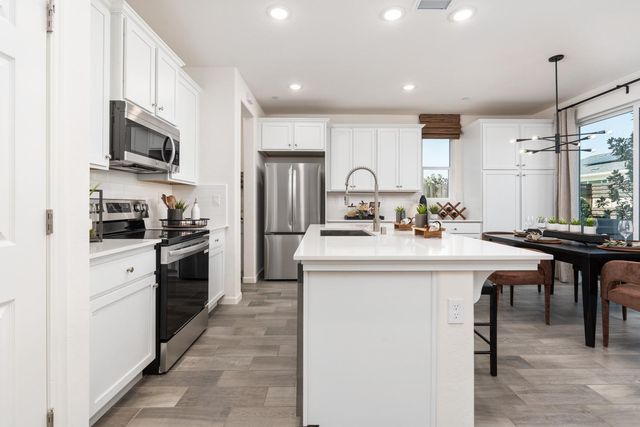 6536 E Blushing Drive, Fresno, CA 93727