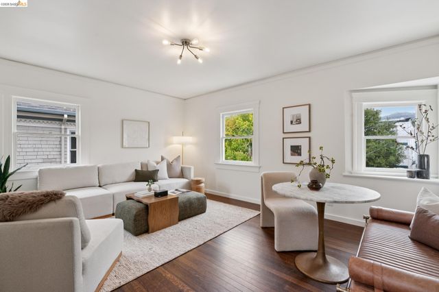 3014 College Avenue, Berkeley, CA 94705
