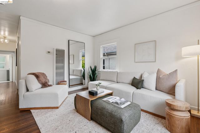 3014 College Avenue, Berkeley, CA 94705