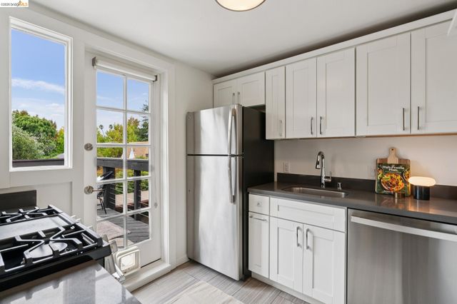 3014 College Avenue, Berkeley, CA 94705