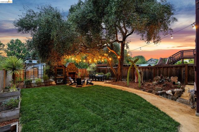 3014 College Avenue, Berkeley, CA 94705