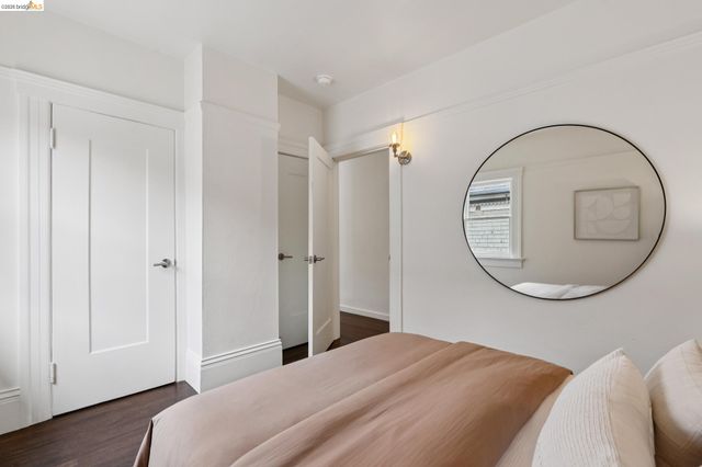 3014 College Avenue, Berkeley, CA 94705