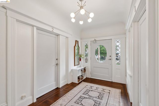 3014 College Avenue, Berkeley, CA 94705