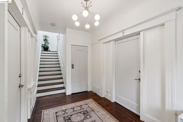 3014 College Avenue, Berkeley, CA 94705