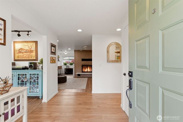 9910 Zircon Drive SW, Lakewood, WA 98498