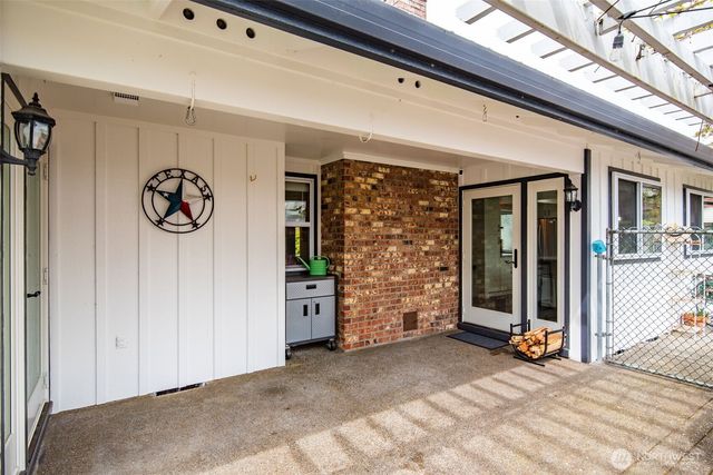 9910 Zircon Drive SW, Lakewood, WA 98498
