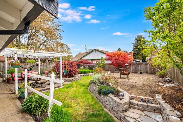 9910 Zircon Drive SW, Lakewood, WA 98498