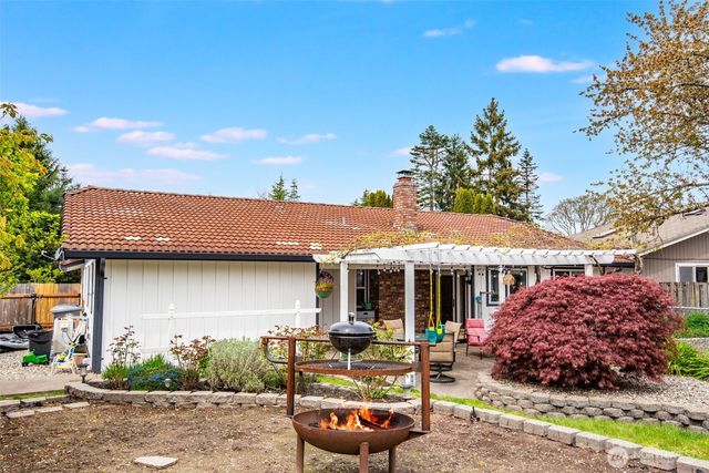 9910 Zircon Drive SW, Lakewood, WA 98498