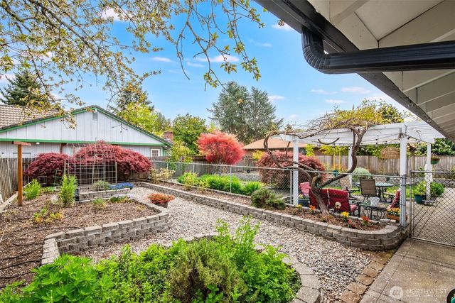 9910 Zircon Drive SW, Lakewood, WA 98498
