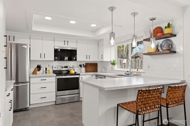 9910 Zircon Drive SW, Lakewood, WA 98498