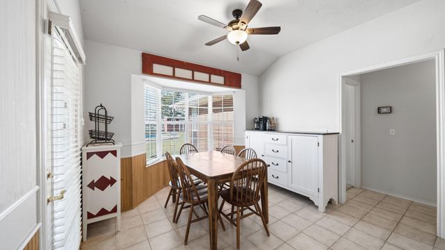 831 Whispering Oaks Drive, Giddings, TX 78942