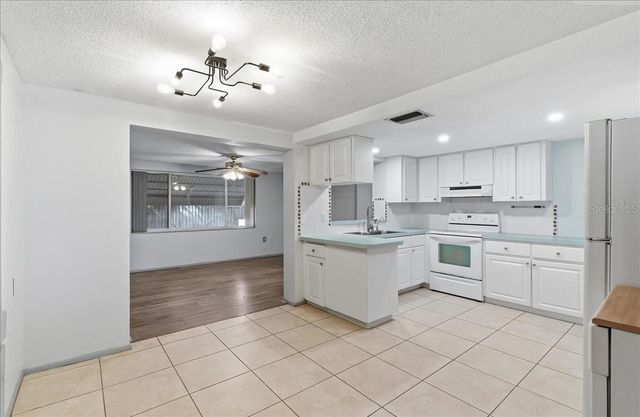 10921 MANCHESTER ROAD, Port Richey, FL 34668