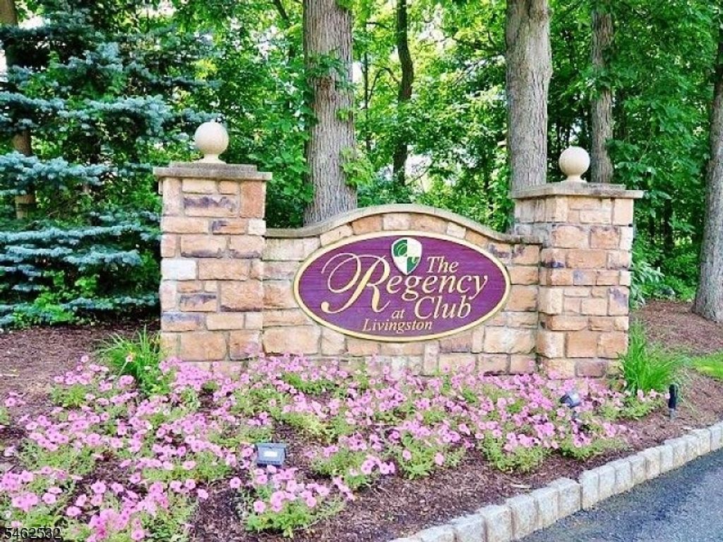 505 Regal Blvd, Livingston Twp., NJ 07039 — exterior