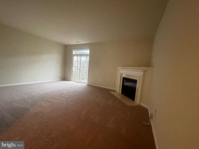 24693 KINGS CANYON SQ, Aldie, VA 20105