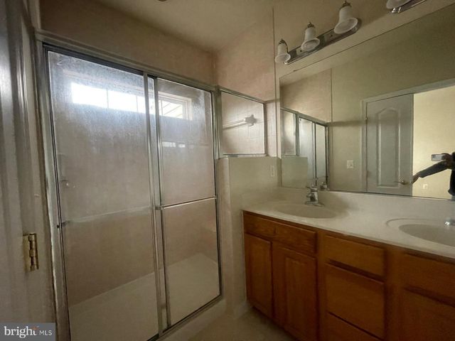 24693 KINGS CANYON SQ, Aldie, VA 20105