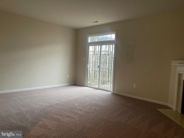 24693 KINGS CANYON SQ, Aldie, VA 20105