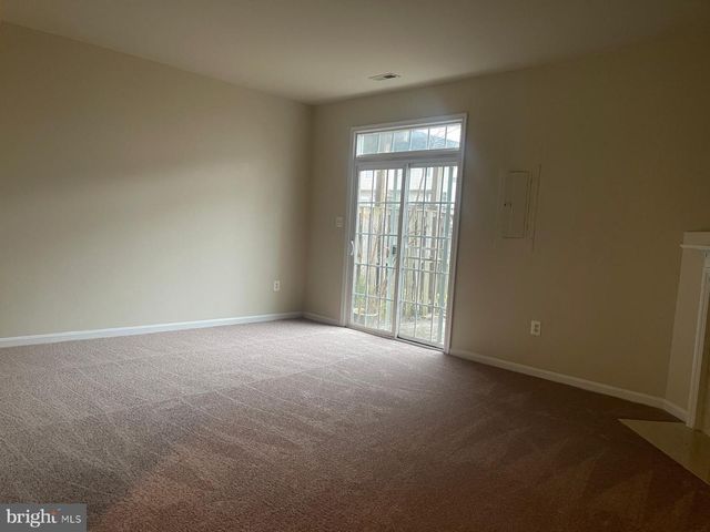 24693 KINGS CANYON SQ, Aldie, VA 20105