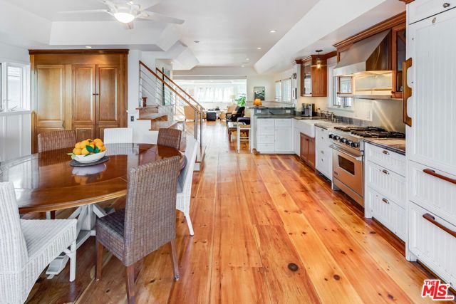 145 Hart Avenue, Santa Monica, CA 90405