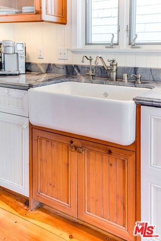 145 Hart Avenue, Santa Monica, CA 90405