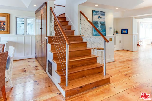 145 Hart Avenue, Santa Monica, CA 90405