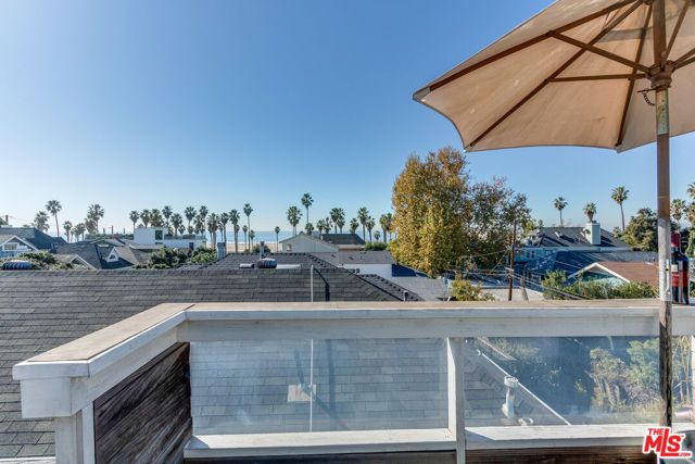 145 Hart Avenue, Santa Monica, CA 90405