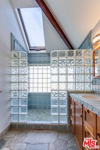 145 Hart Avenue, Santa Monica, CA 90405